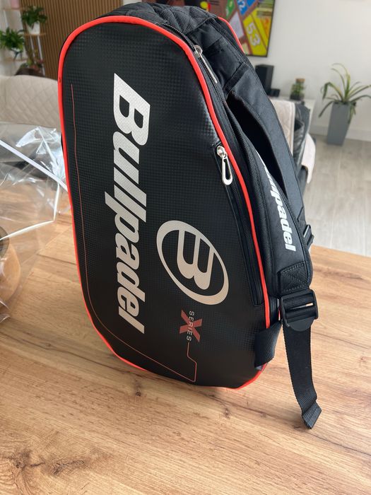 Kit Padel Completo: Raquete Bullpadel Neuron + Mala Bullpadel + Extras