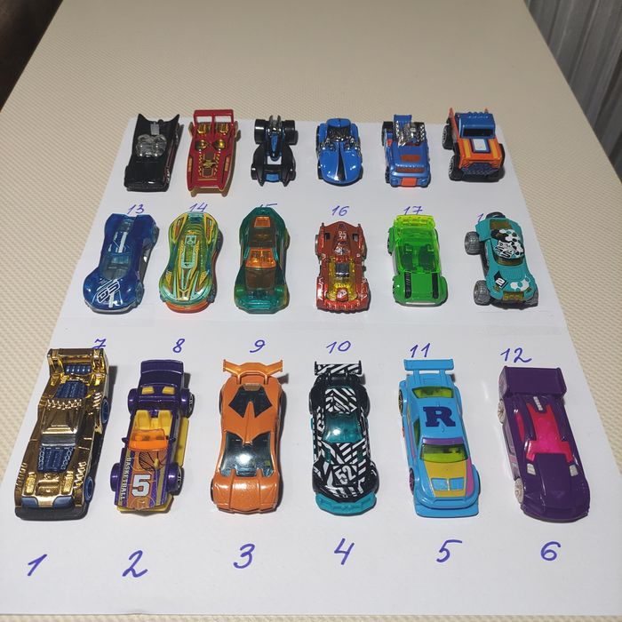 Машинки Hot wheels