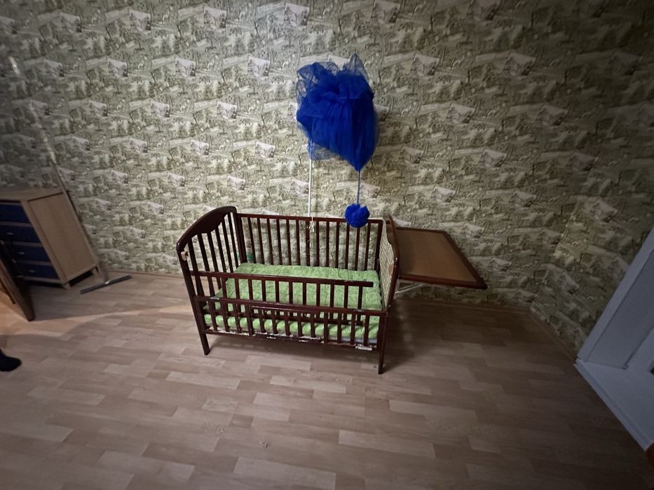 Дитяча кроватка