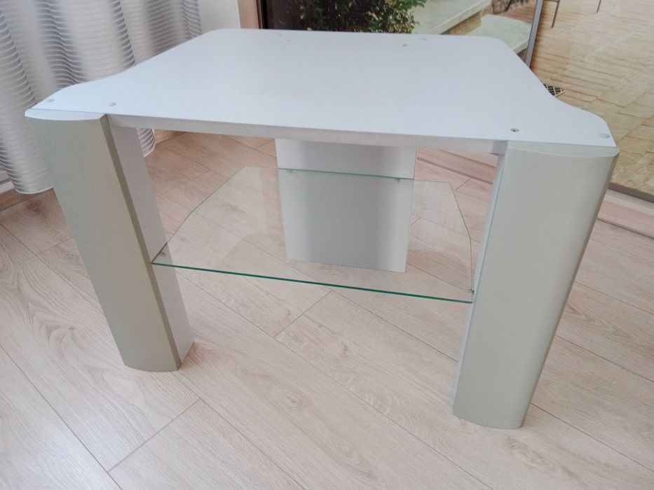 Stolik pod telewizor
