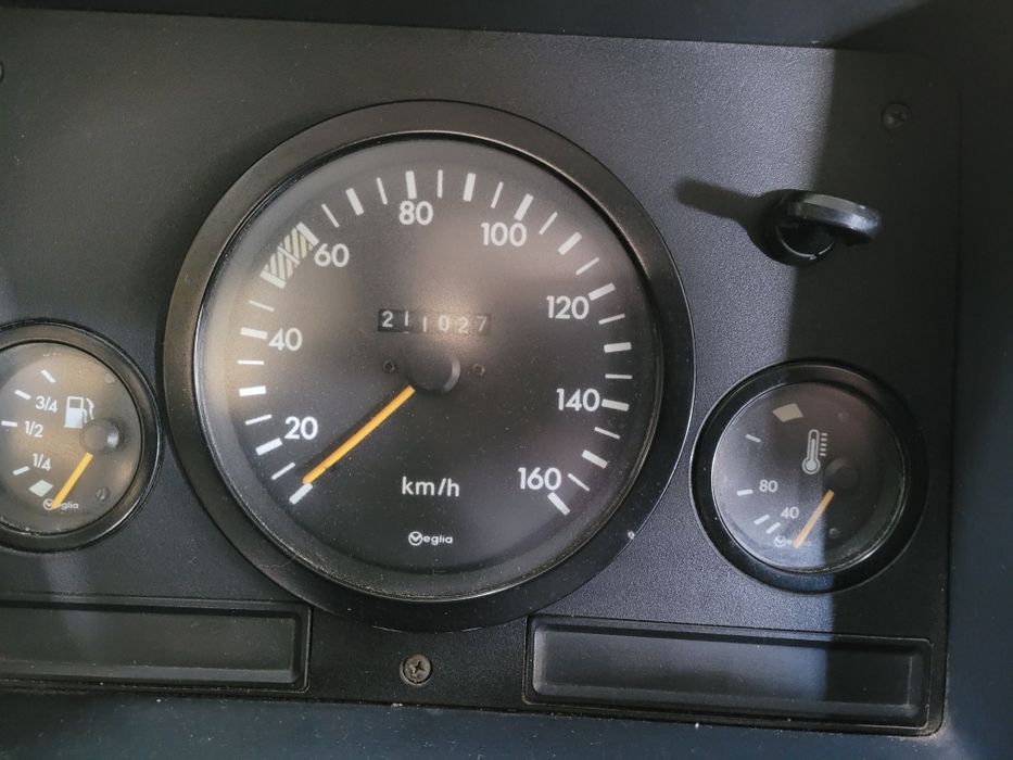 Mercedes  Benz Mb100