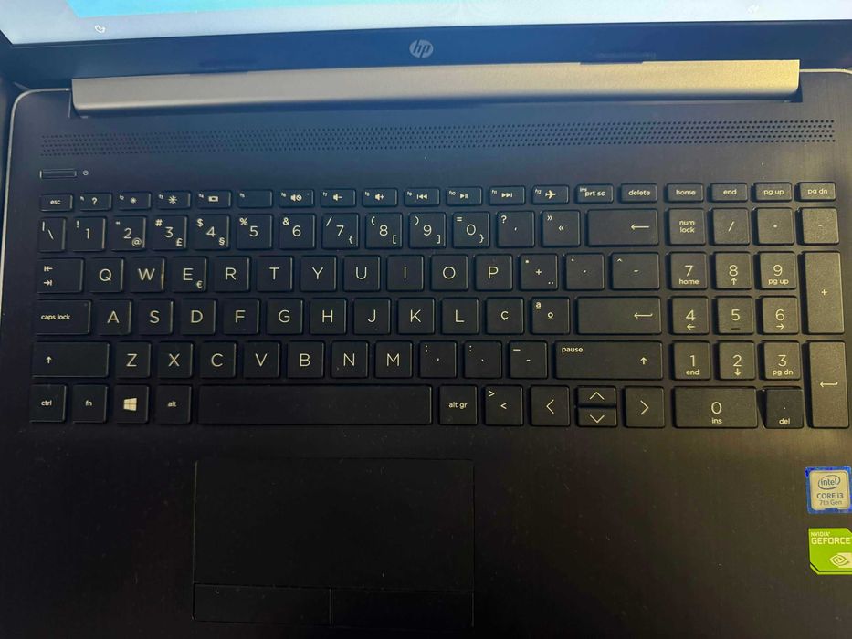 Portátil HP 15-da0002np i3 / 15.6 / bom estado