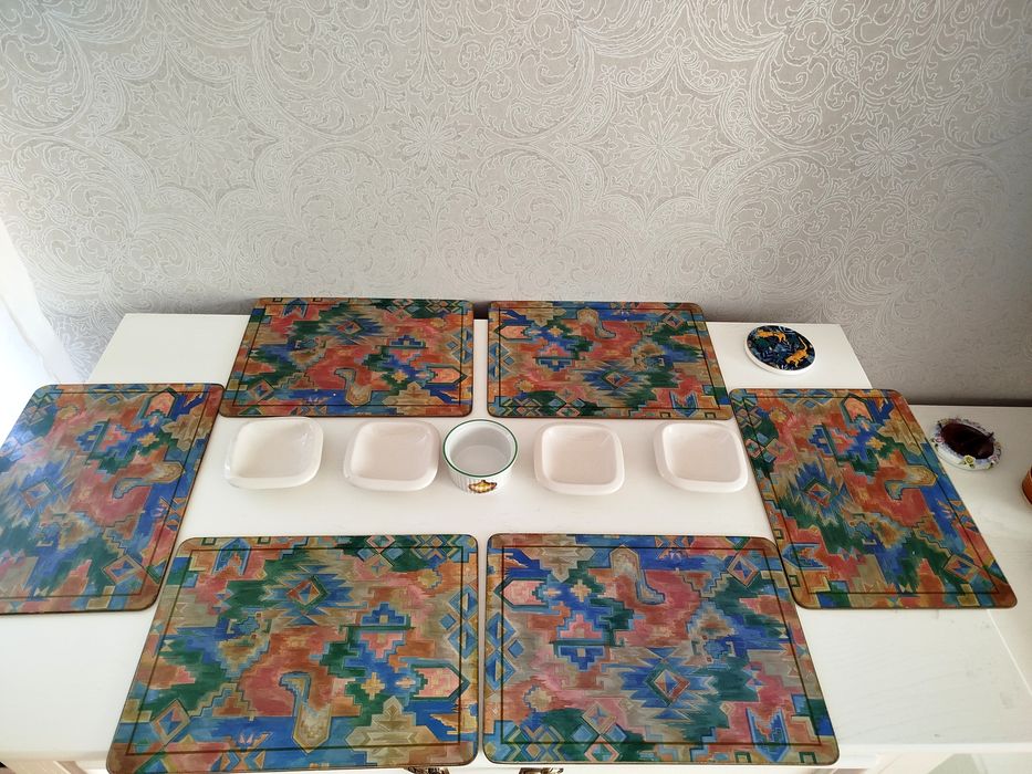 Сервірувальні підставки,керамічні креманки