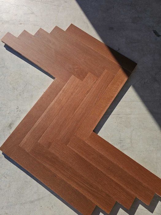 Jodełka klasyczna dąb lakier choco 13x70x490 (warstwa 6mm) 28,5 m2