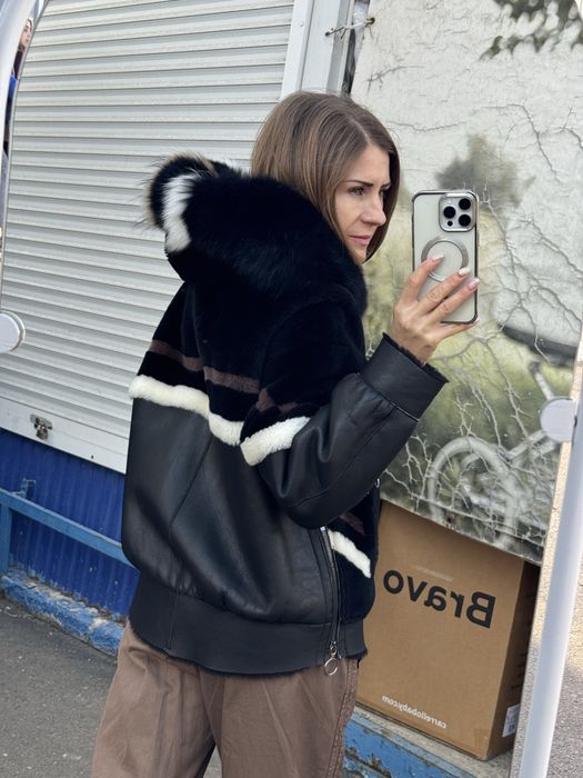 Дубленка автоледи кожаная с капюшоном размер S