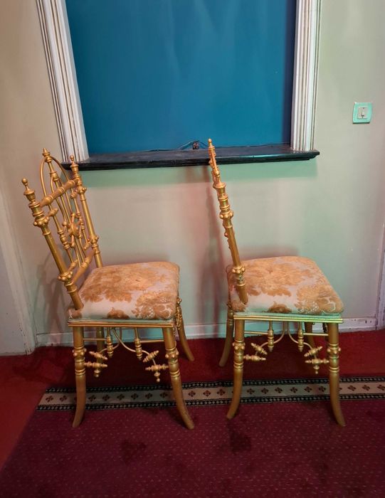 Cadeiras Douradas Estofadas - Decorativas ( Raras )