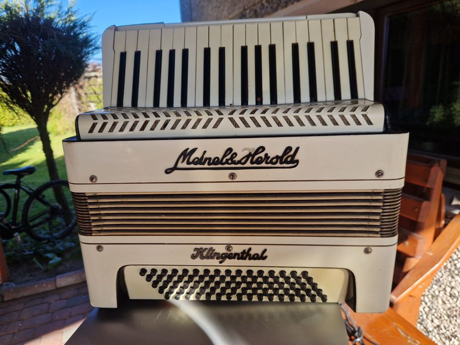 Akordeon  80 basów