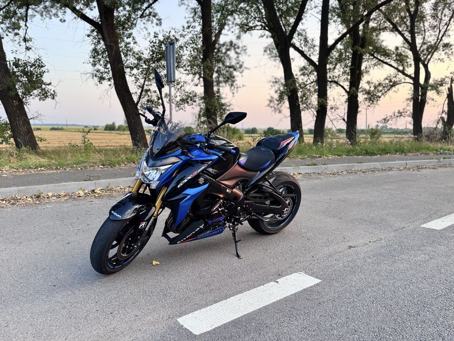 Suzuki gsxs 1000