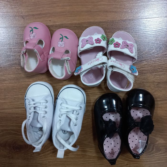 Взуття для дівчинки