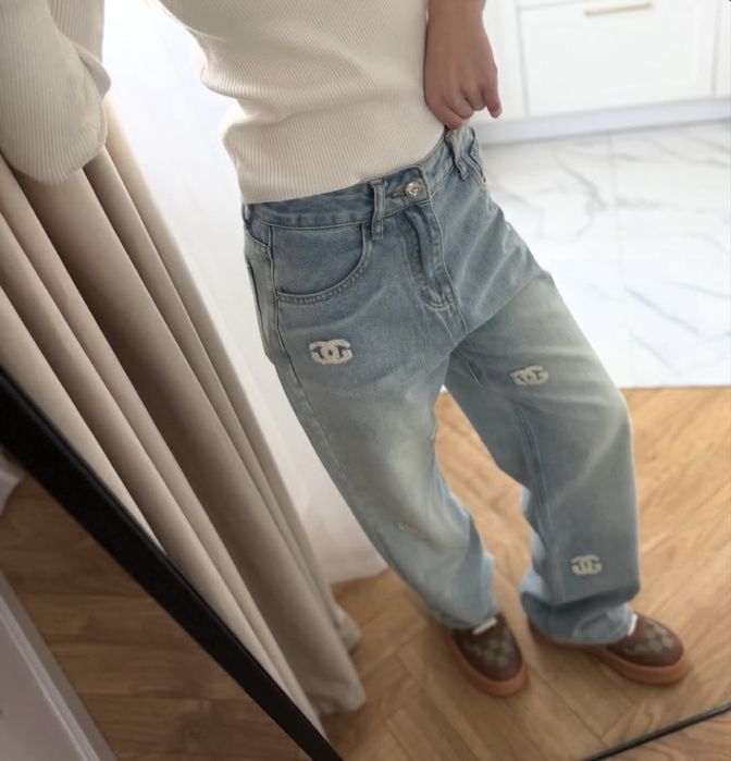 Джинси chanel.