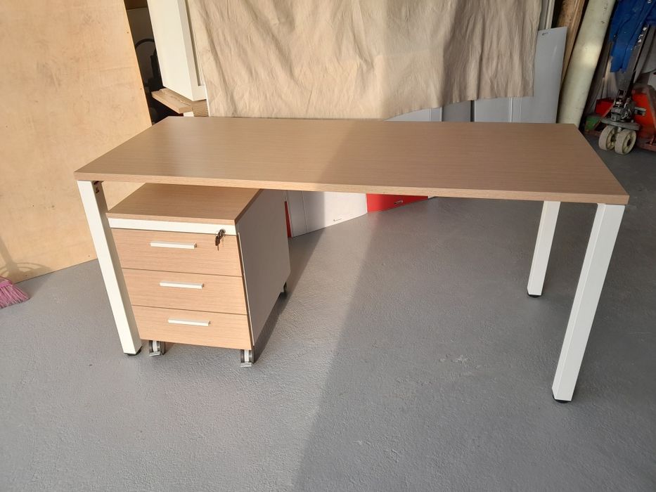 Secretaria  com módulo de gavetas + cadeira