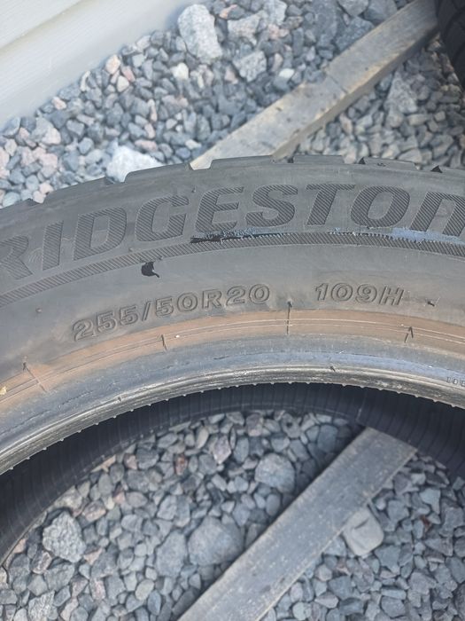 Пара зимових шин Bridgestone 255/50 R20
