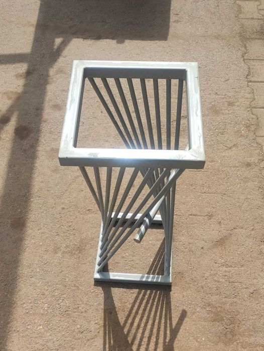 Hoker, stolik, kwietnik -  loft twister