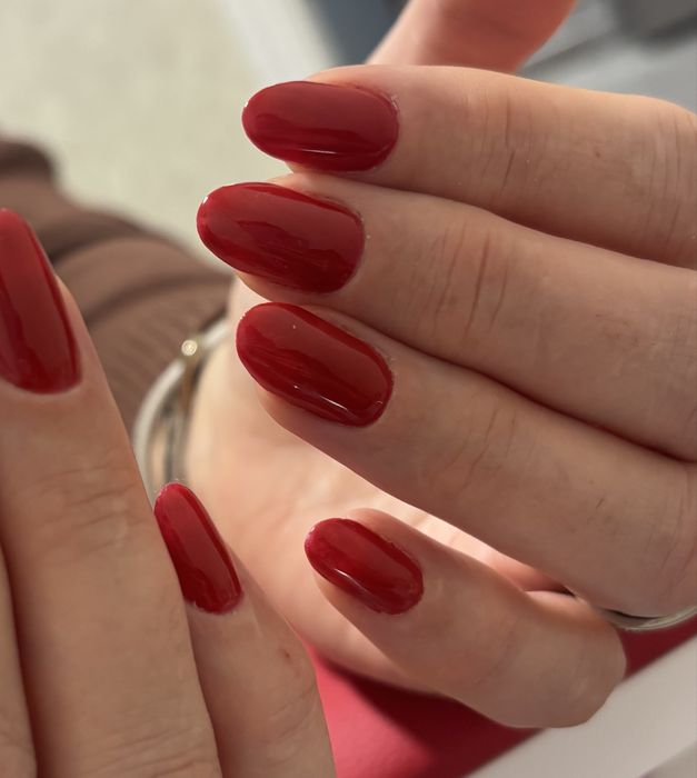 Манікюр,нарощення,укріплення нігтів