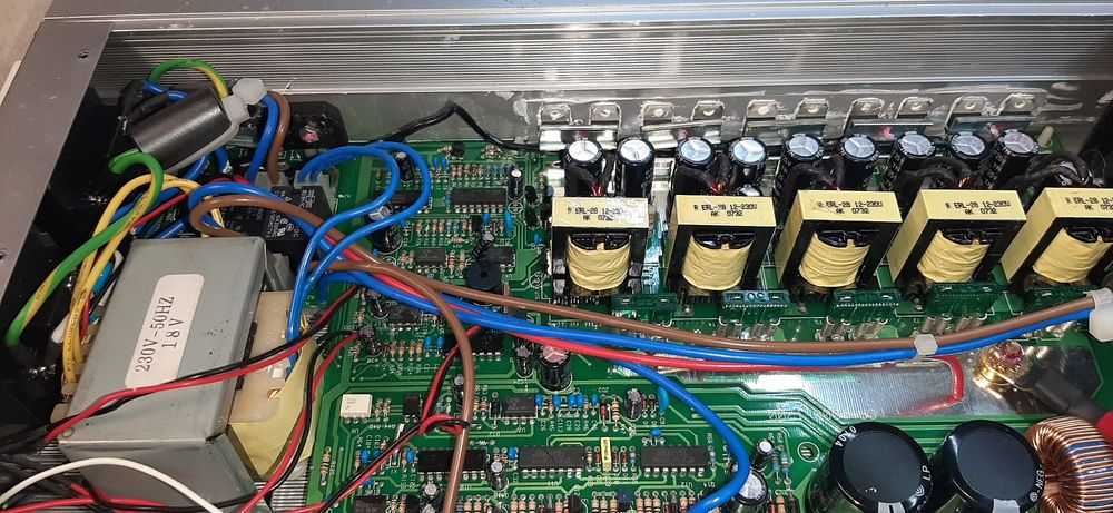 Продам інвертор   12/220  Б/У