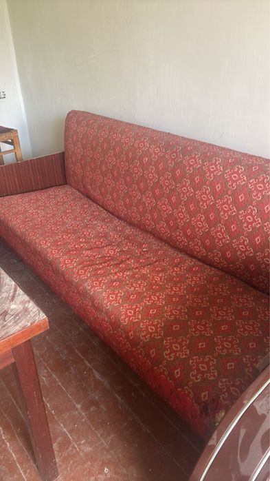 Диван розкладний, старий