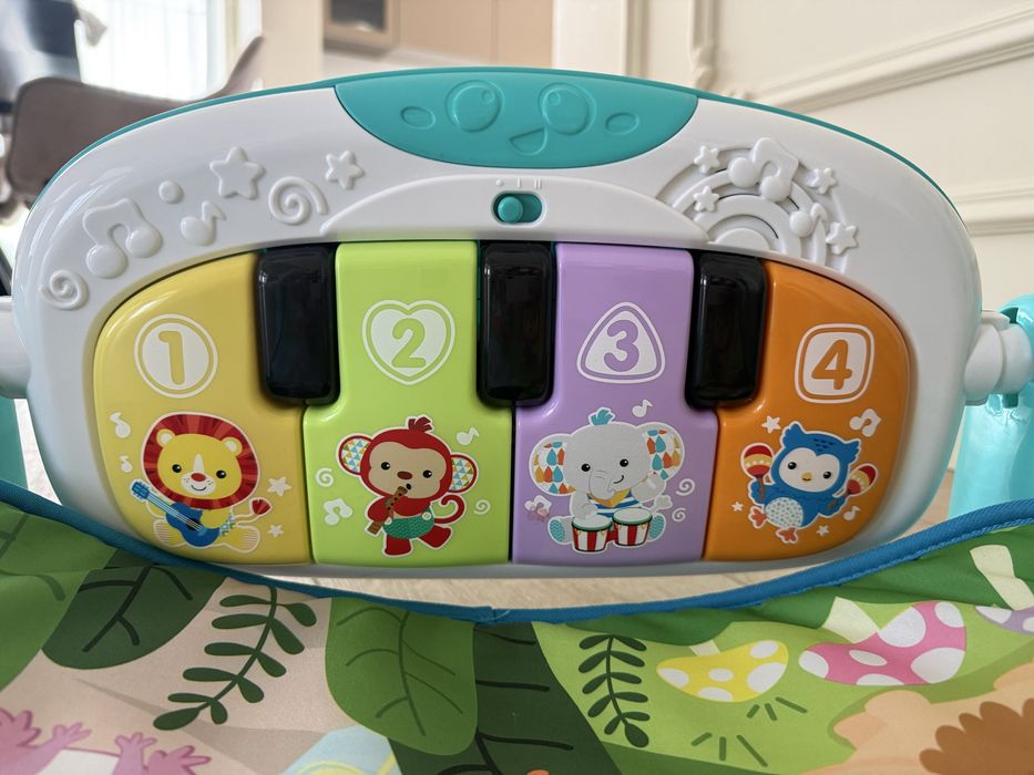 Розвиваючий килимок WinFun (ігровий центр)