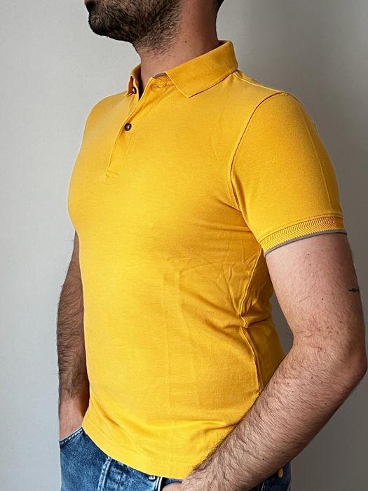 Polo manga curta amarelo