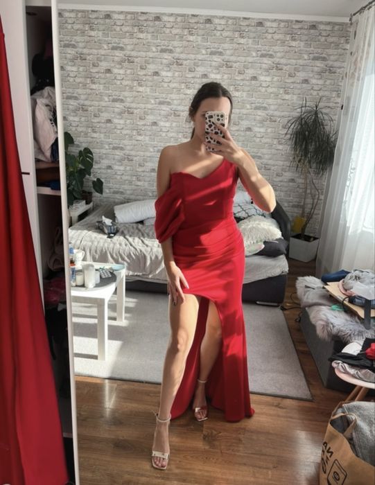 Czerwona sukienka S/M nowa