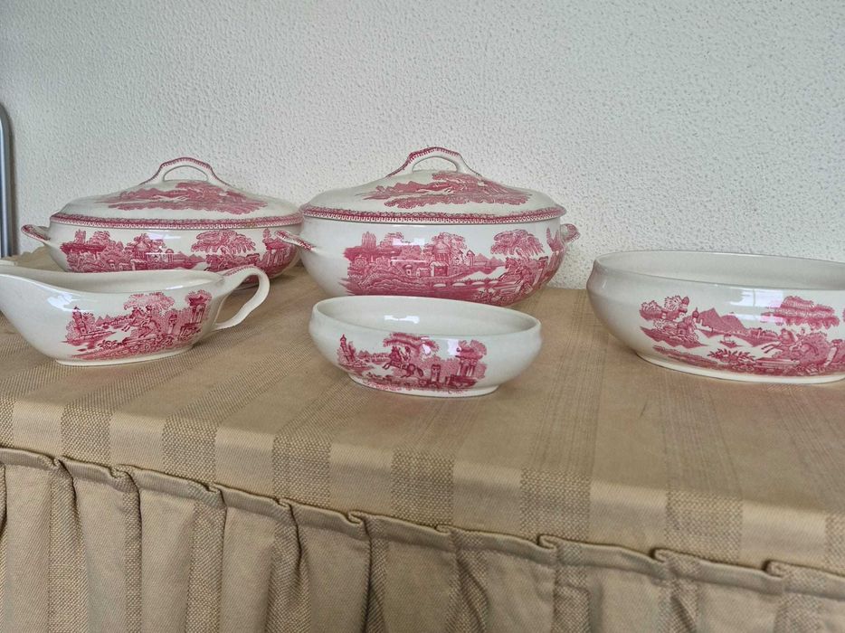 Serviço de jantar, chá e café - loiça de sacavém completo novo