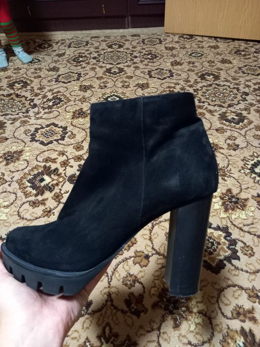 Ботинки  замшеві 40р