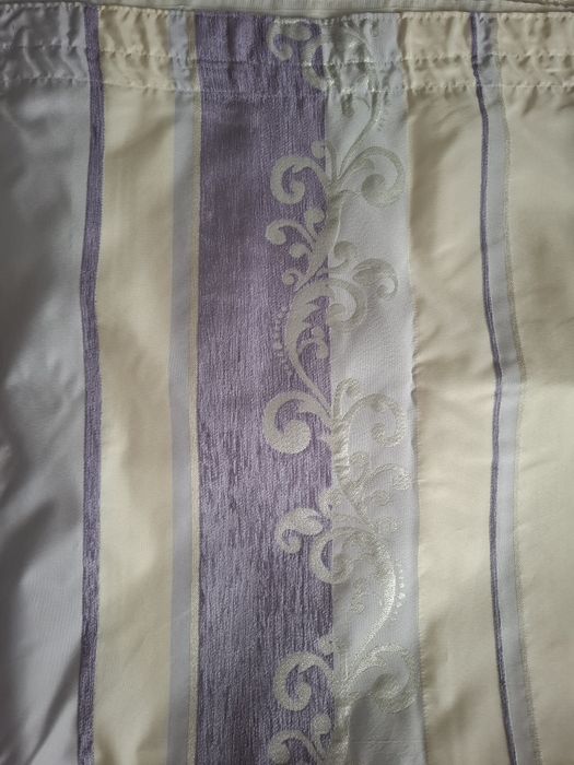 Комплект з двох штор.