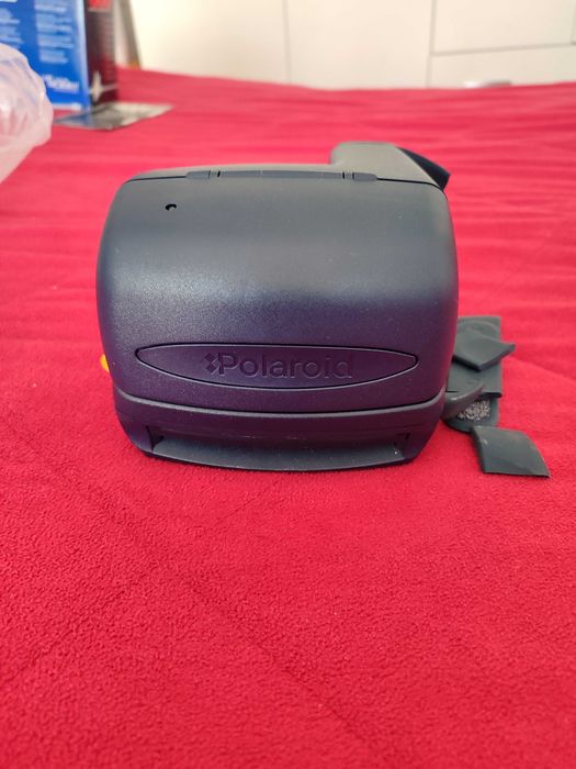 Máquina fotográfica Polaroid antiga