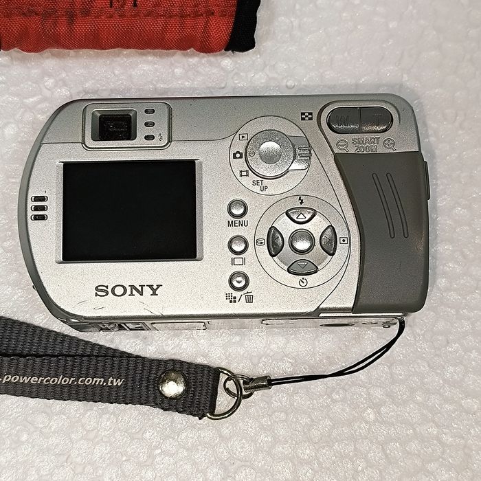 Câmara Digital Sony Cyber-shot DSC-P32 3.2MP Prateada Não Funcional