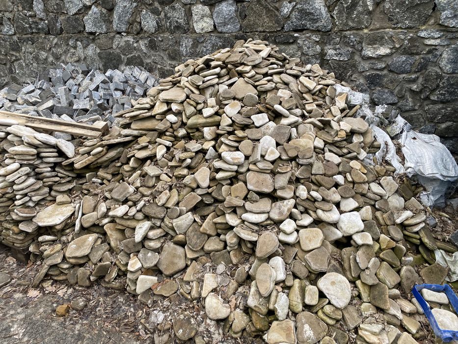 Плитка / камінь пісчаник обвалований б/у