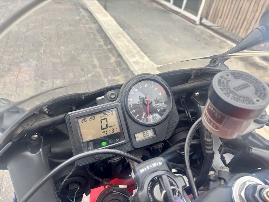 Honda CBR 929 RR Tricolor ou troco por Jipe