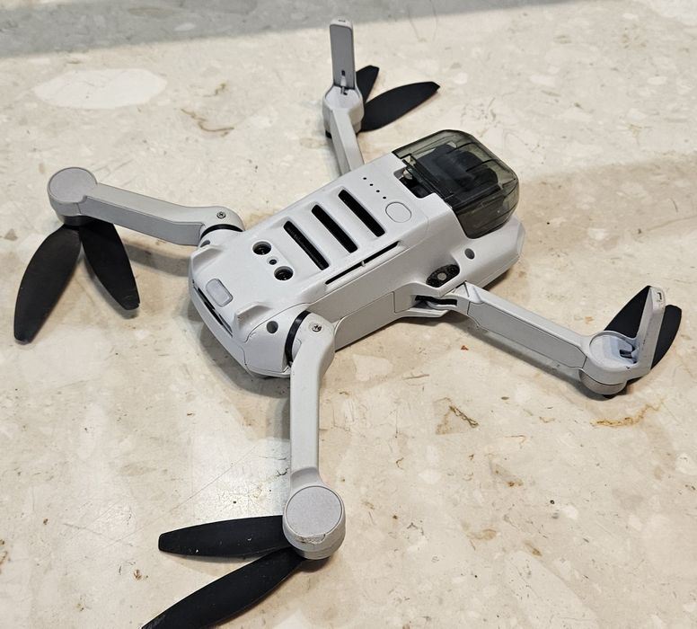 3540/25 Dron DJI Mini SE