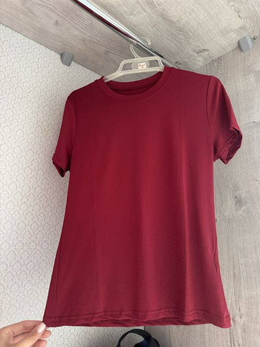 Футболка жіноча