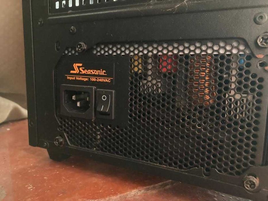 Computador Gaming AMD RX 5700 XT, I5-10400F, RAM 16GB