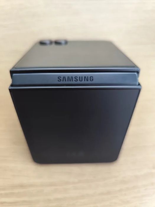 Samsung Galaxy Z Flip 7 5G 512GB