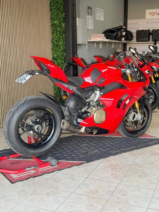 Ducati Panigale V4S