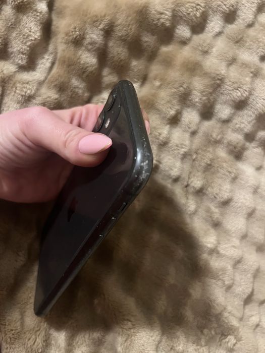 Sprzedam Iphone 11 kondycja bateri 78