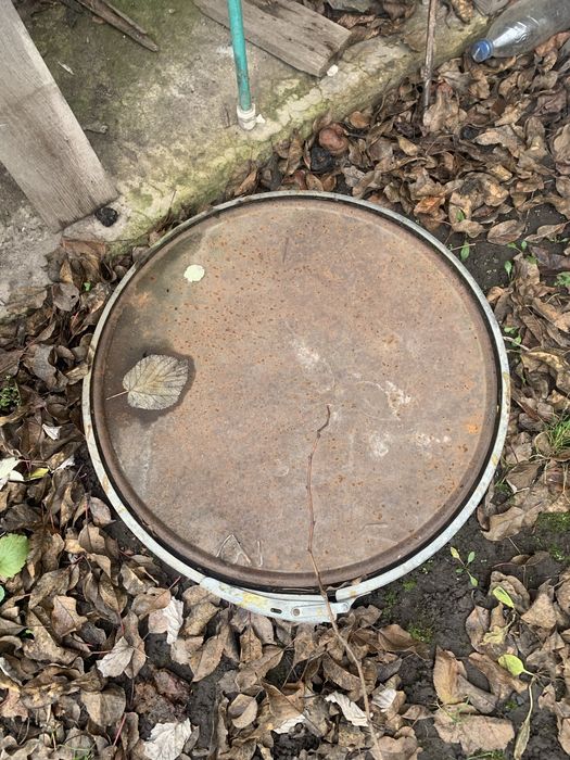 Двоповерхова дача з банькою.