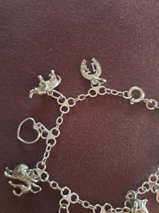 Pulseira em prata com berloques