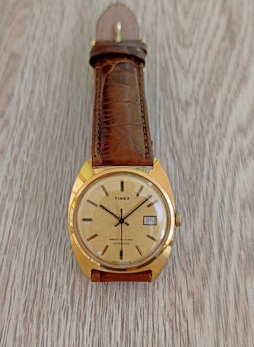 Часы Timex автоматические в позолоченном корпусе .