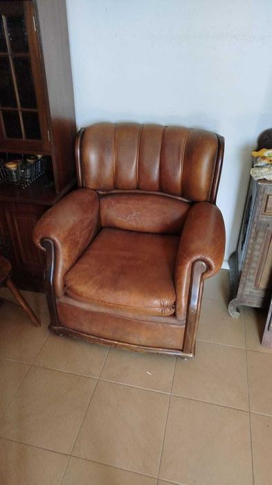 Conjunto de Sofás em Pele Natural – Sofá 3 Lugares + 2 Poltronas