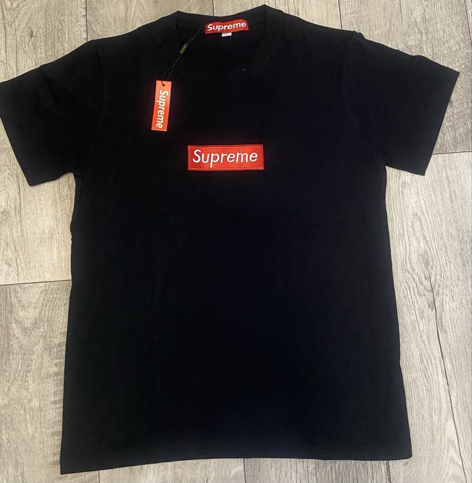 Нова футбока supreme 400 грн