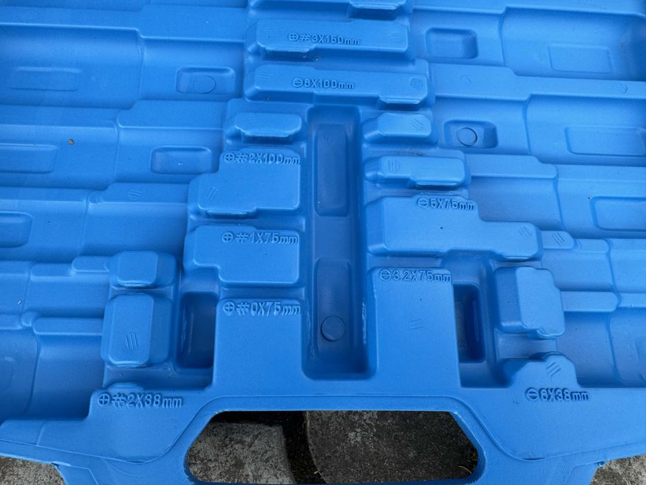 Кейс від набору з викрутками 12 шт.