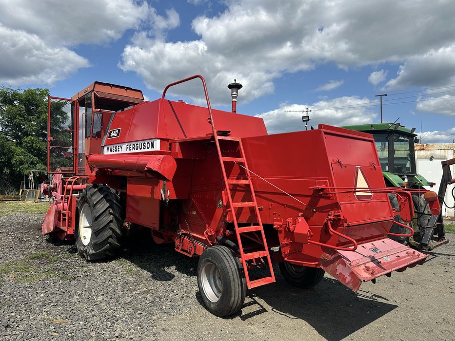 Зернозбиральний комбайн Massey Ferguson 440. 2 шт.