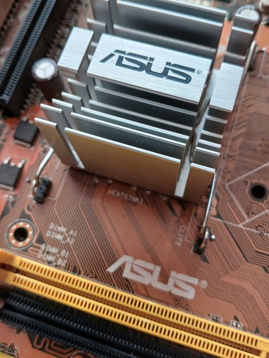 материнська плата ASUS P5B