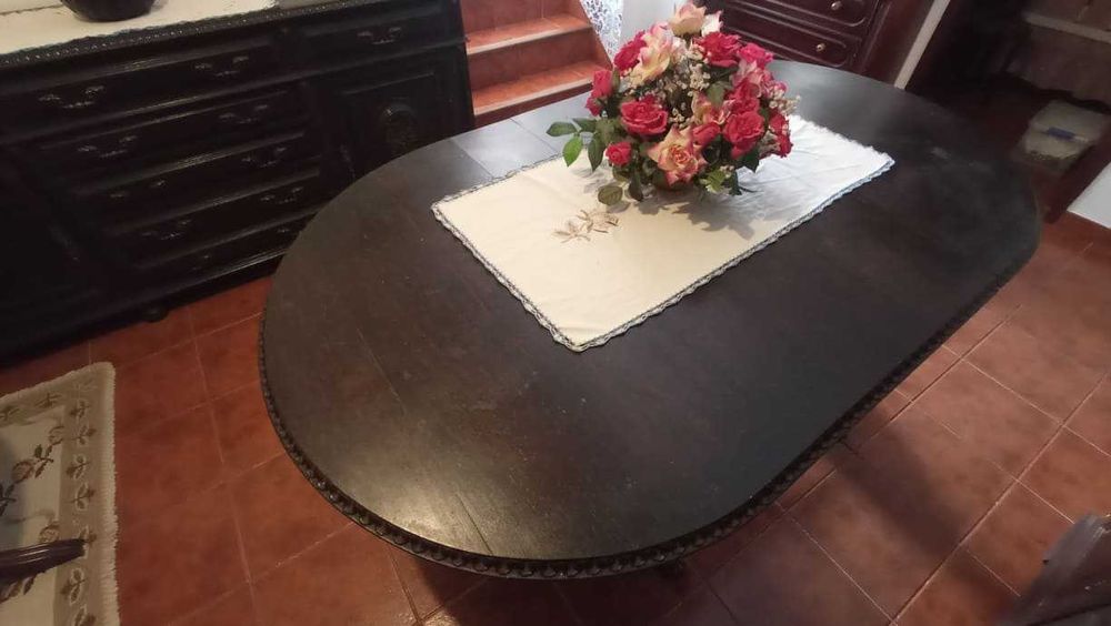 Casa de jantar madeiras nobres africanas