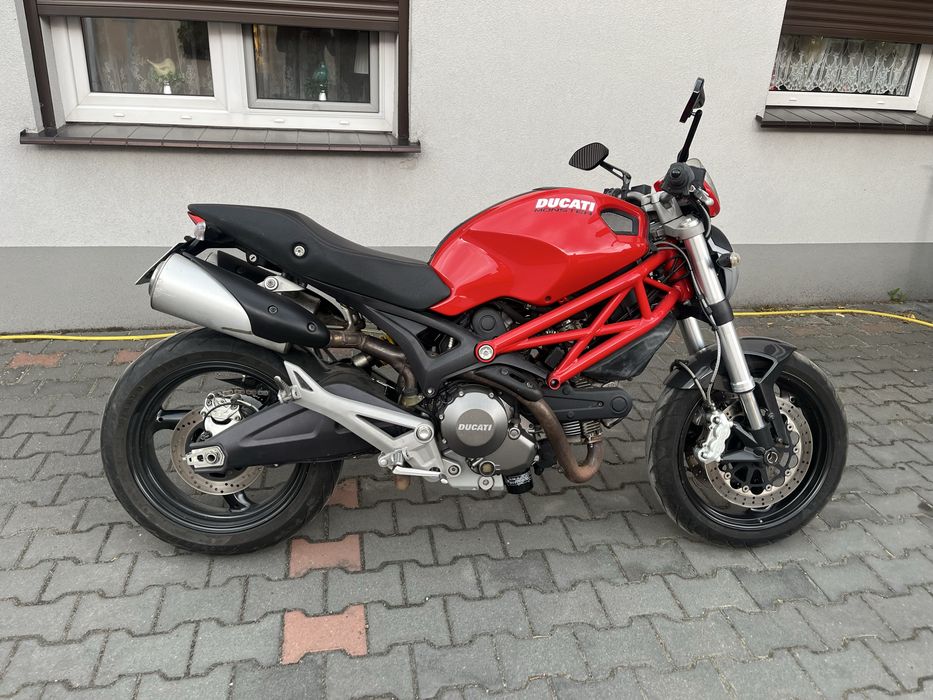 Ducati monster 696