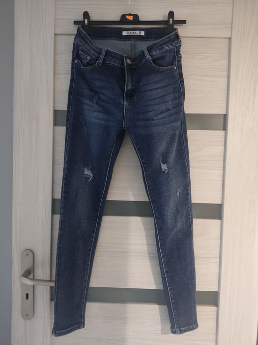 Sprzedam dżinsy M-Sara
