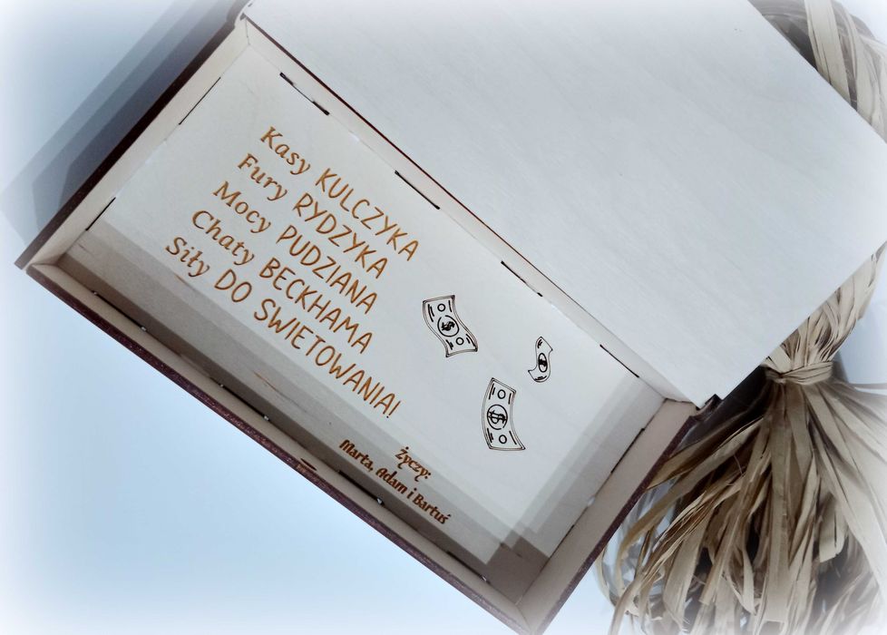 Drewniane pudełko na pieniądze 18 urodziny osiemnastka prezent