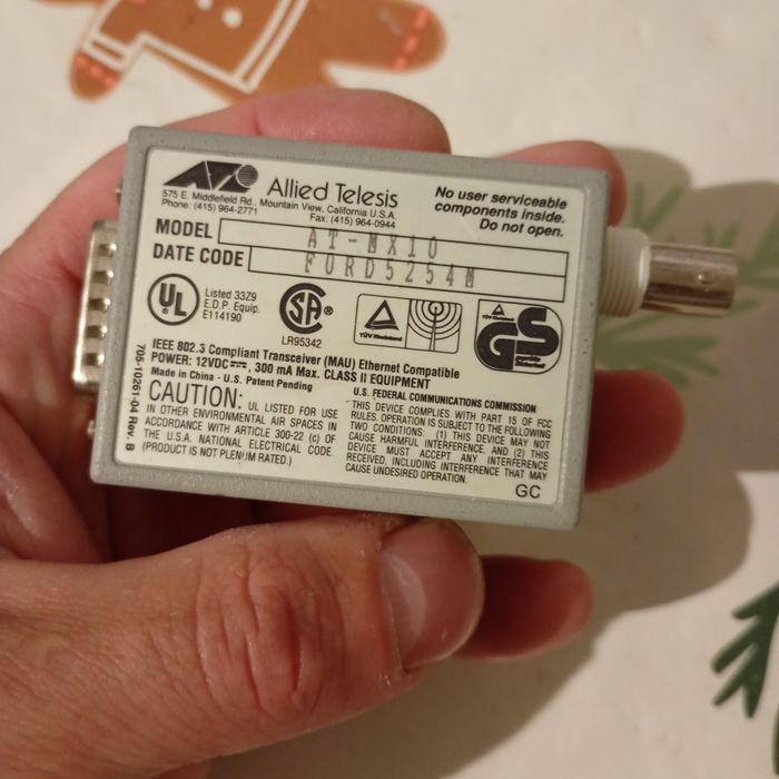 Allied Telesis CentreCOM MX10, mikrotransceiver Ethernet używany do łączenia komputerów z sieciami opartymi na koncentrycznym kablu 10Base2.