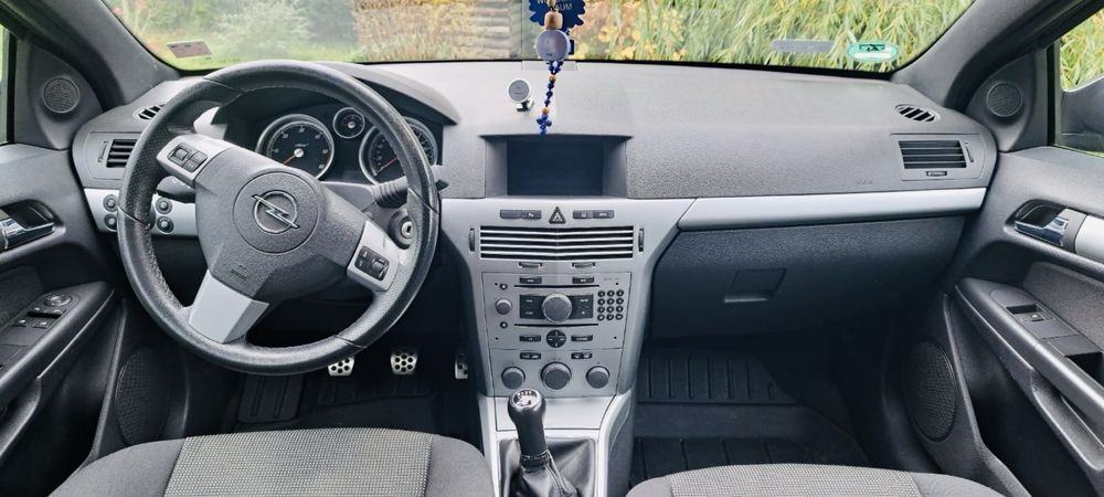 Opel Astra gtc 2008